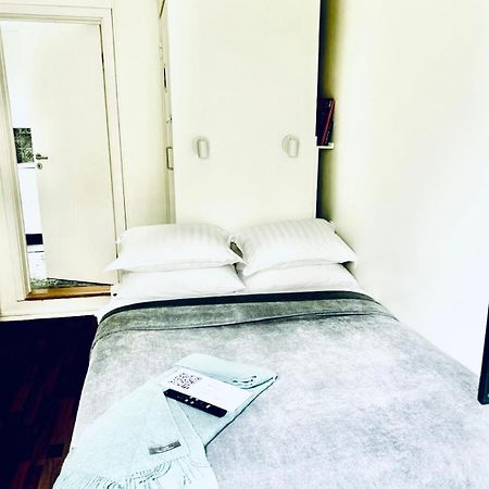 Studio 104- Free Parking Onsite -Private Entrance 레이캬비크 외부 사진