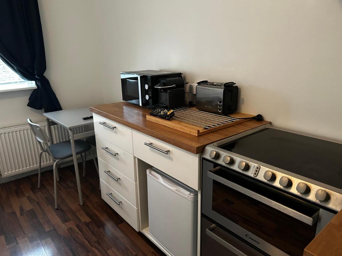 Studio 104- Free Parking Onsite -Private Entrance 레이캬비크 외부 사진