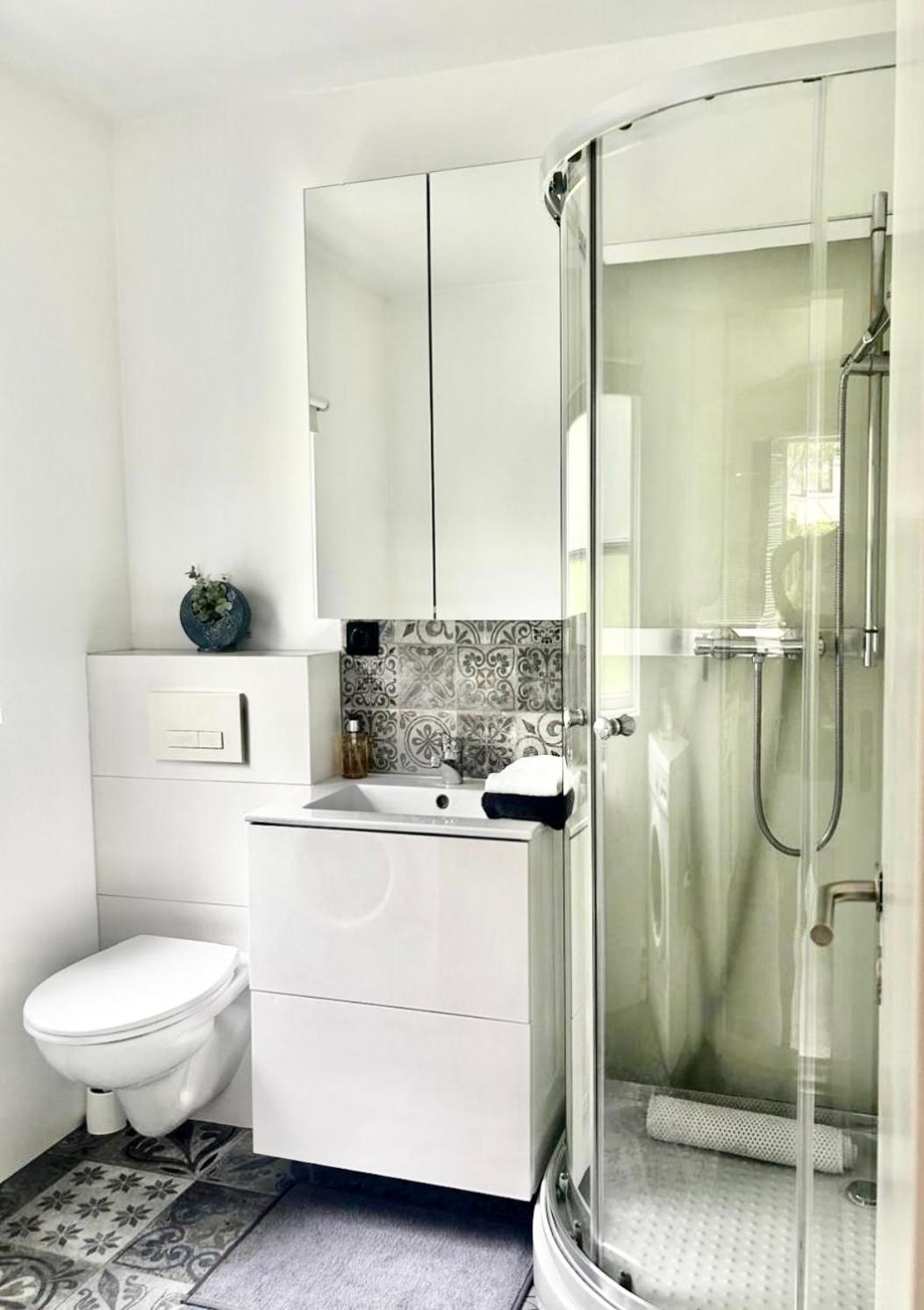 Studio 104- Free Parking Onsite -Private Entrance 레이캬비크 외부 사진